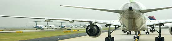 jets taxiing