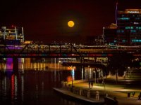 Moonrise Tempe Lake