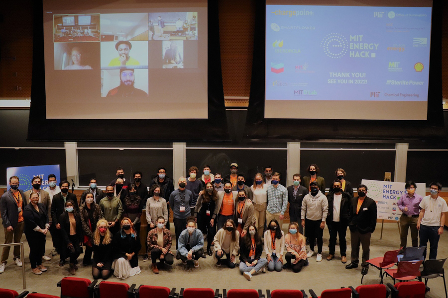 Group photo of participants at MIT EnergyHack