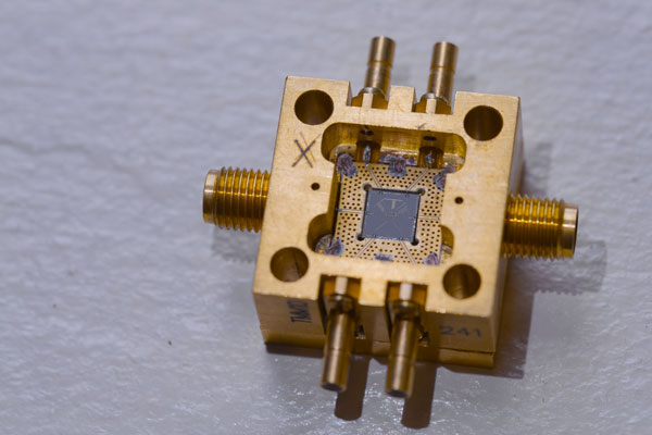 A quantum processing chip