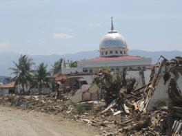 Mosque in Banda Aceh withstood tsunami