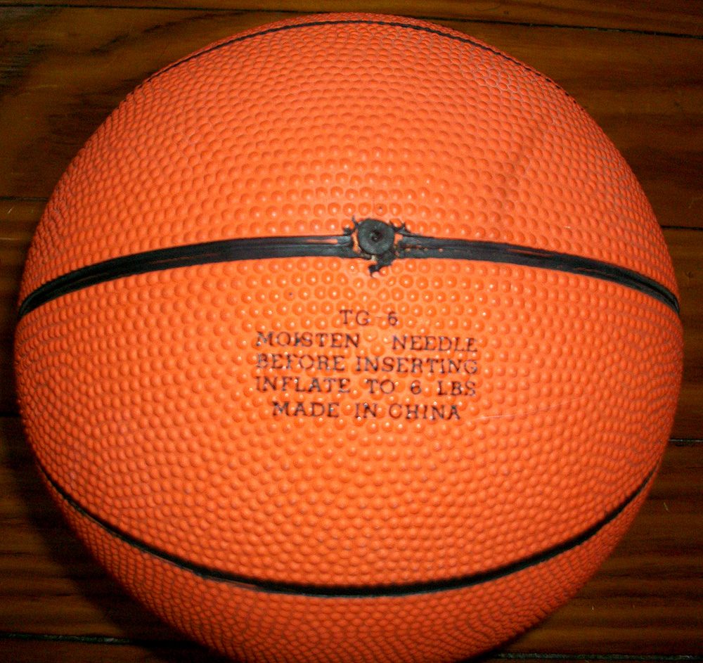 1991 NCAA Final Four Rawlings Pizza Hut promo mini basketball.