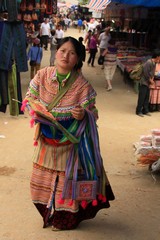 Vietnam0893_BacHa_TextileMarket