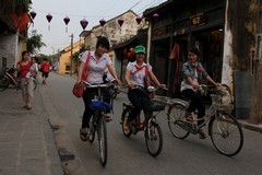 Vietnam3567_HoiAn_Streets