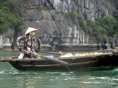 Vietnam4587_HaLong_Kayak