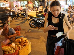 Vietnam5563_HaNoi_EveningStation