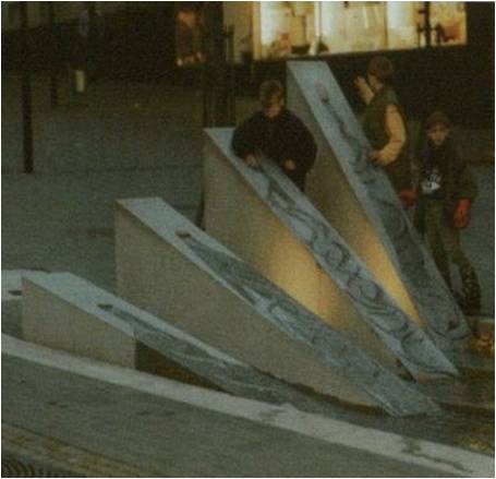 Fan-shaped sculpture