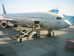 Cargo being loaded into the 340 for CPH-SEA