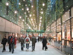 Minimalist shopping mall in Munich