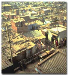Photo India Slums Oblique Vert
