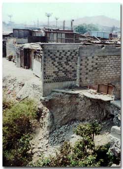 Photo, Lima Ravin Squatter House Falling