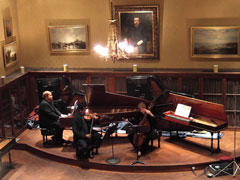 Marcus Thompson, viola d'amore; Peter Sykes, harpsichord; Laura Jeppesen, viola da gamba