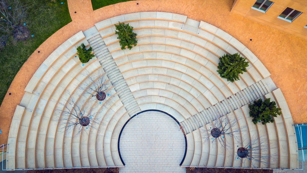 Aerial photograph of empty Stata Center amphitheater on April 7, 2020. Image: Carsten Robens