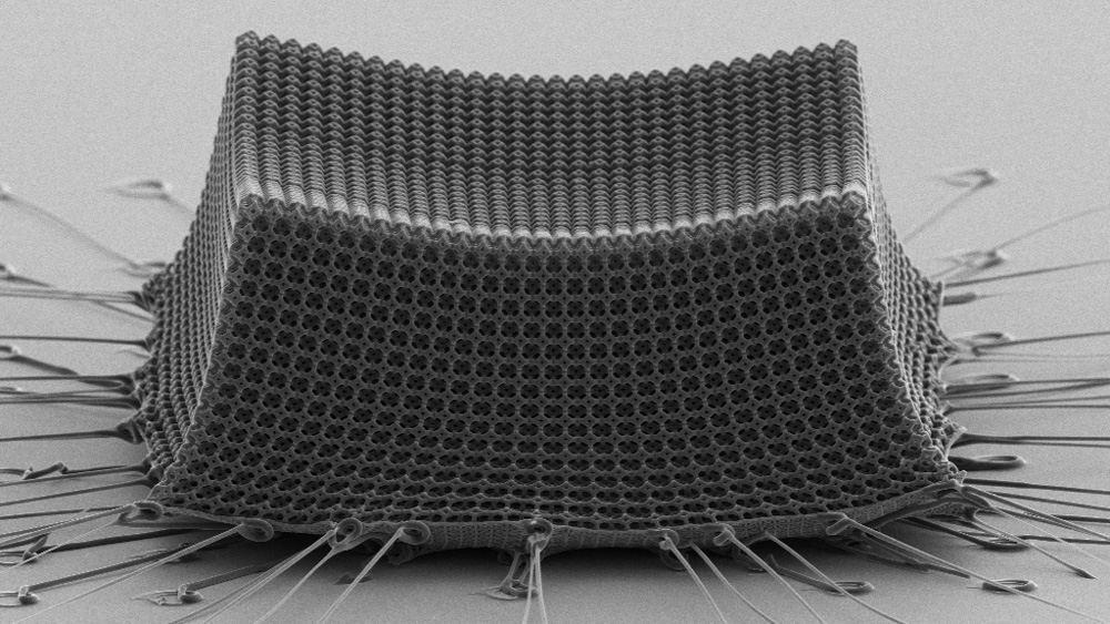 nanoarchitected materials designed from precisely patterned nanoscale structures