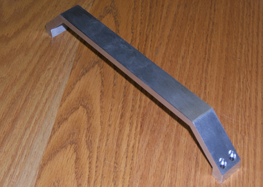 An aluminum handle.