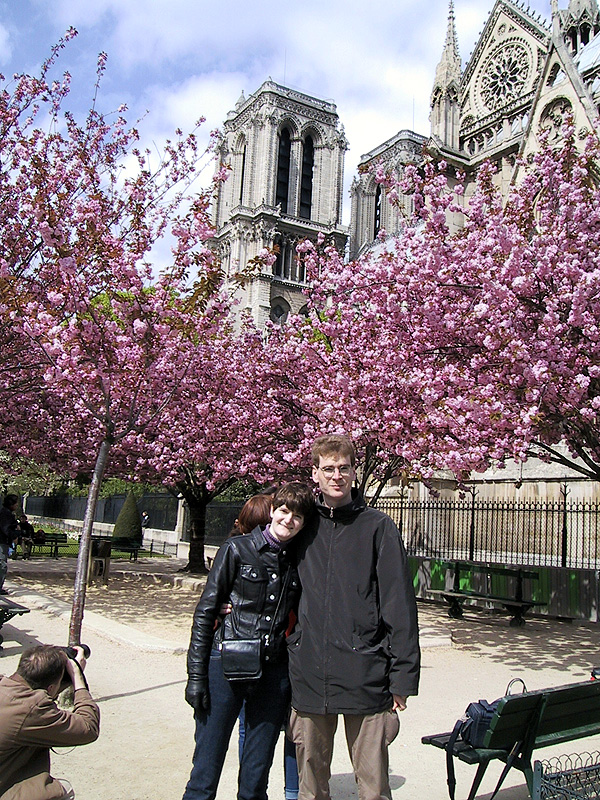 Assar and Alexis in front of Notre Dame.
